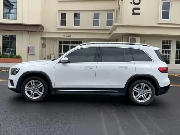 Mercedes-Benz GLB 2021