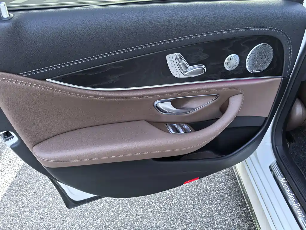 Mercedes-Benz E-Class 2018 — фото 24