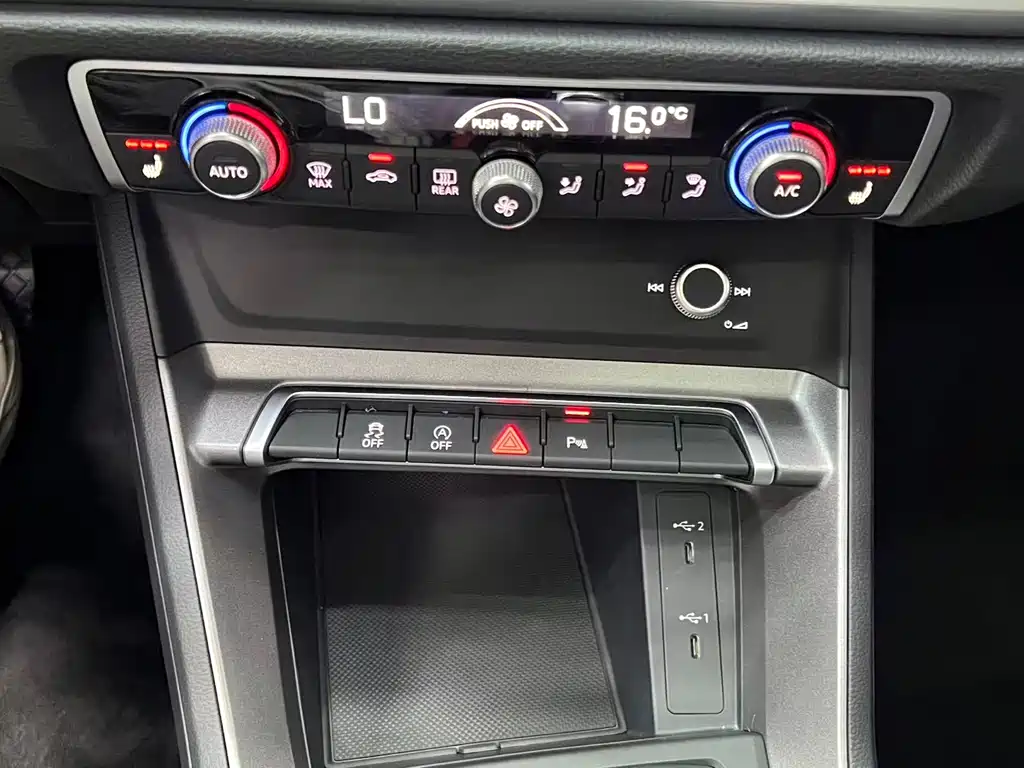 Audi Q3 2023 — фото 13