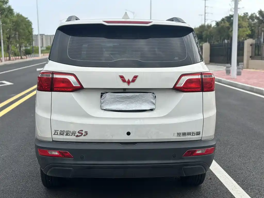 Wuling Hongguang S3 2018 — фото 8