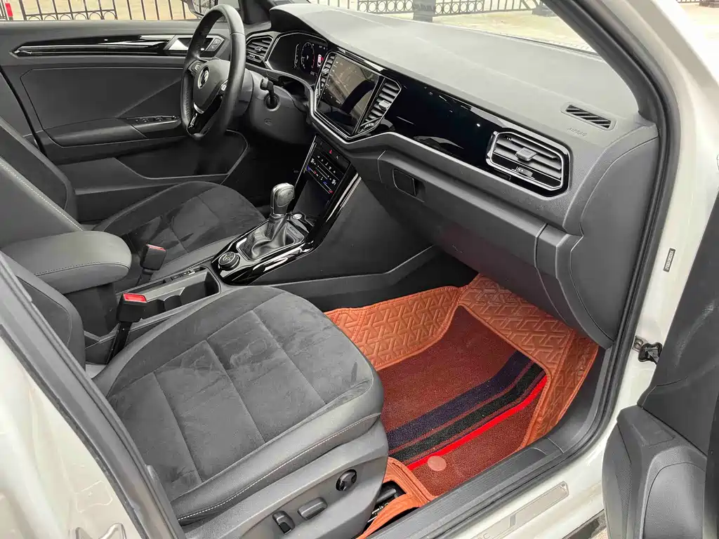 Volkswagen T-Roc 2021 — фото 16