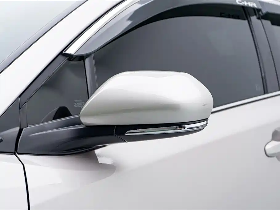 Toyota C-HR 2023 — фото 12