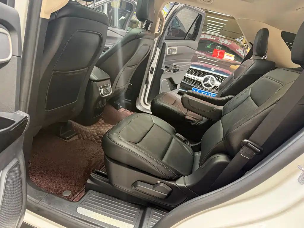 Ford Explorer 2022 — фото 14