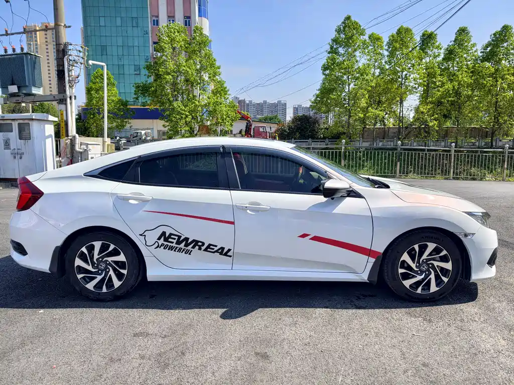 Honda Civic 2016 — фото 24