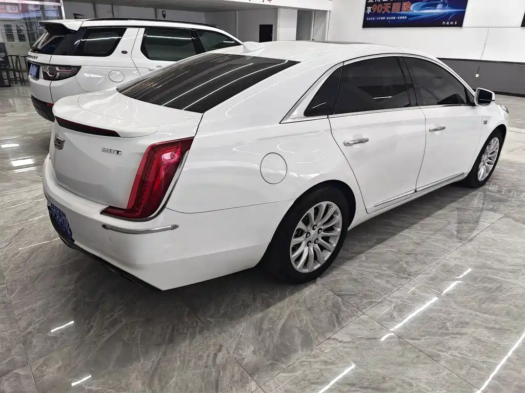 Cadillac XTS 2018 — фото 17