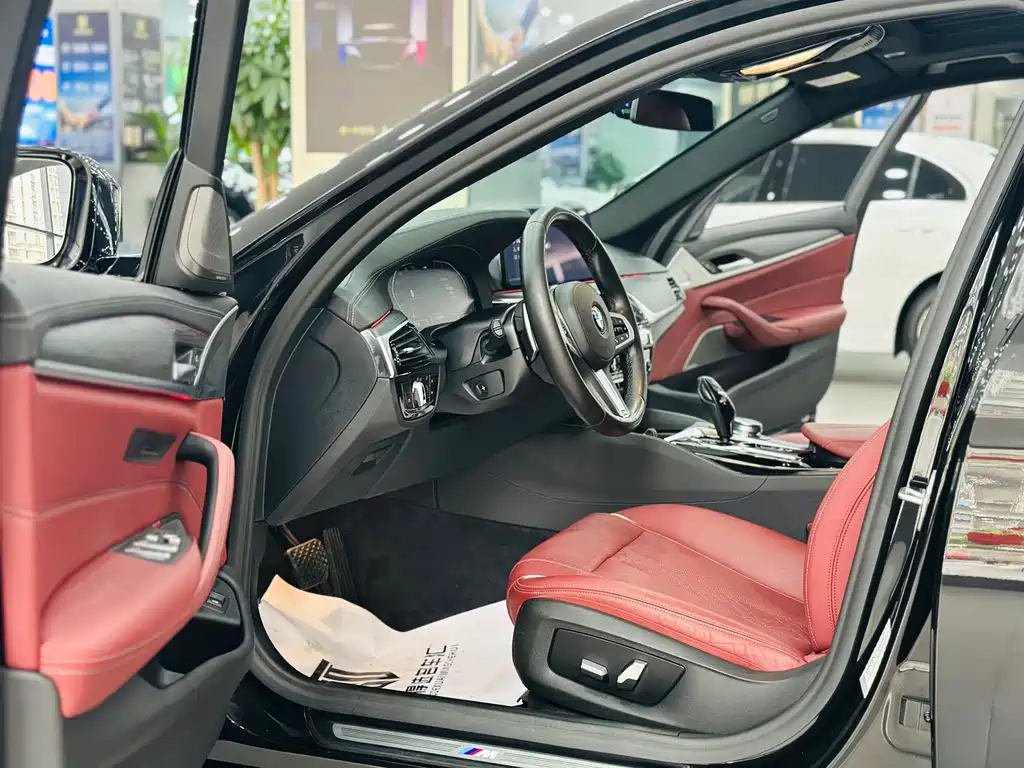 BMW 5 Series 2021