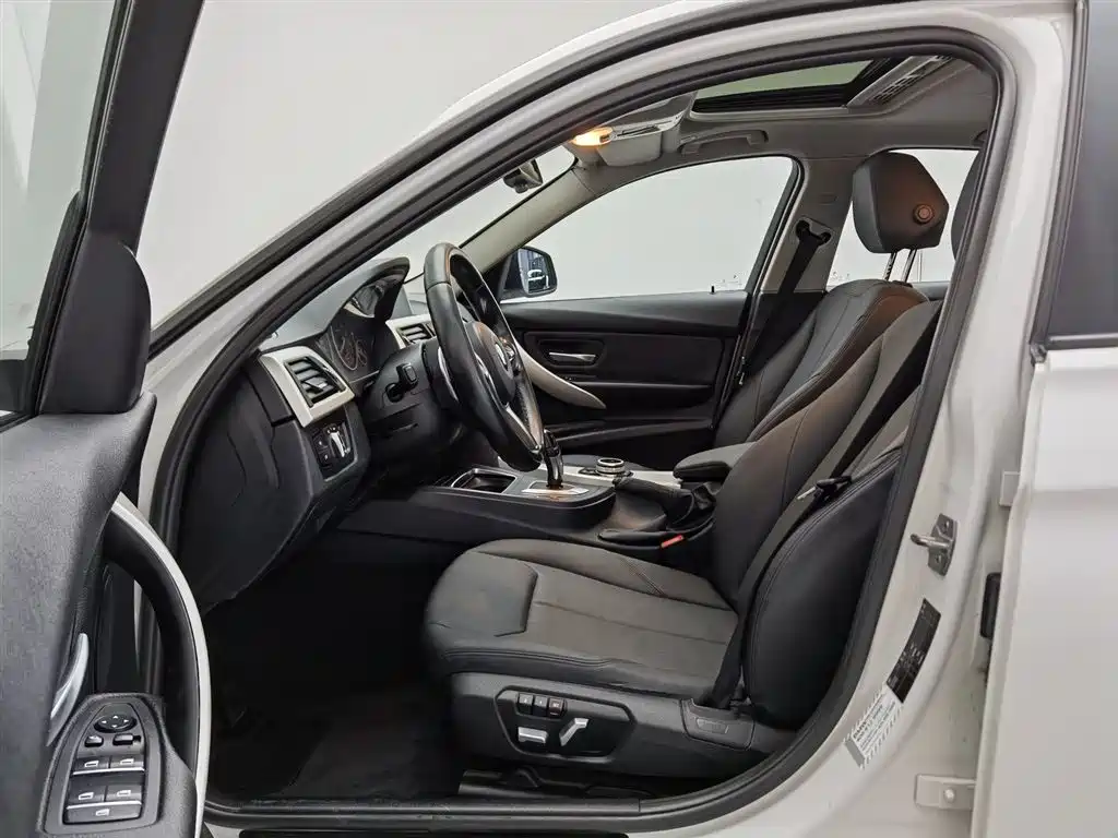 BMW 3 Series 2016 — фото 10