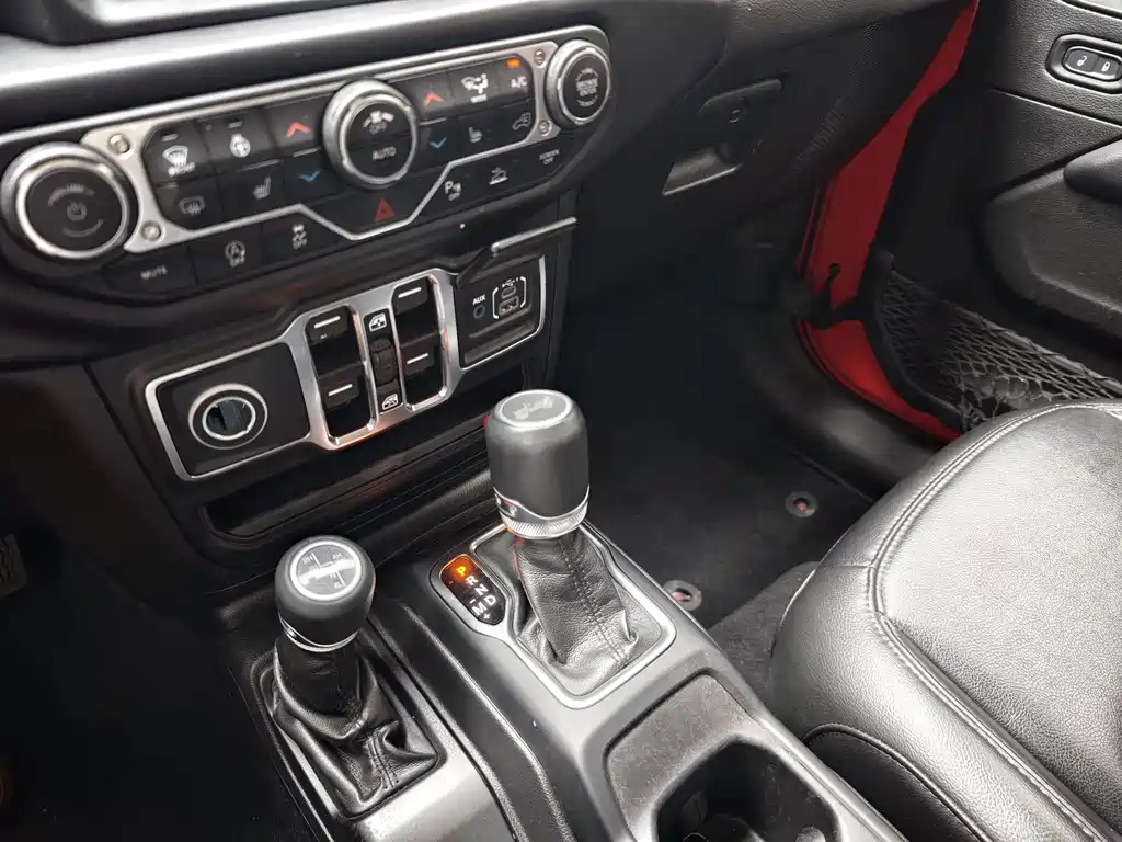Jeep Wrangler 2024 — фото 13
