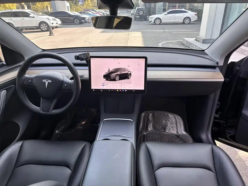 Tesla Model Y 2023 — фото 16