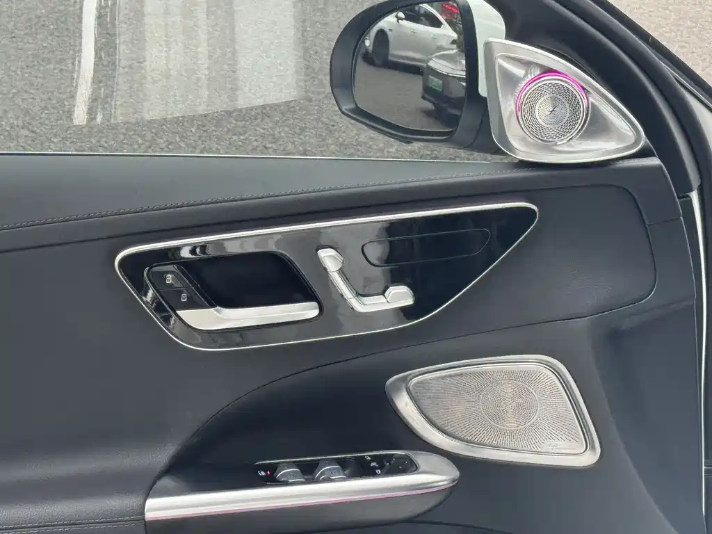 Mercedes-Benz C-Class 2023 — фото 17