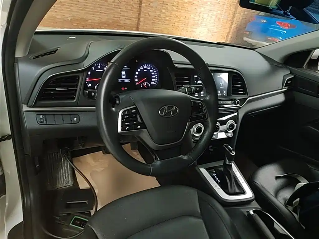 Hyundai Elantra 2020 — фото 10