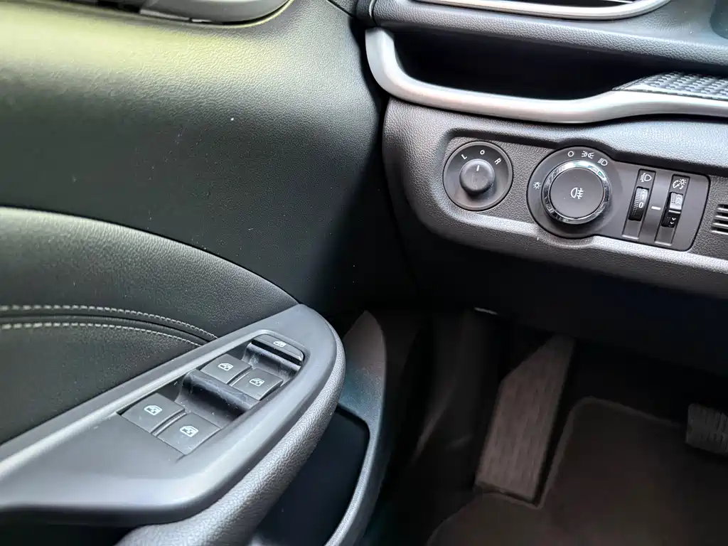 Buick Excelle 2017 — фото 12