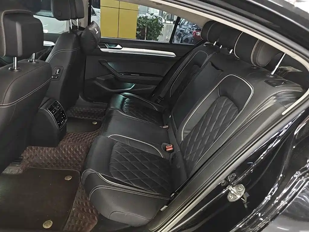 Volkswagen Magotan GTE PHEV 2023 — фото 17