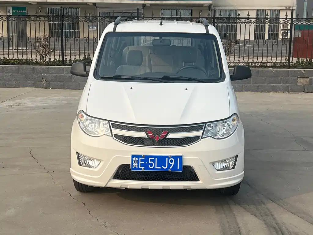 Wuling Hongguang 2017 — фото 2