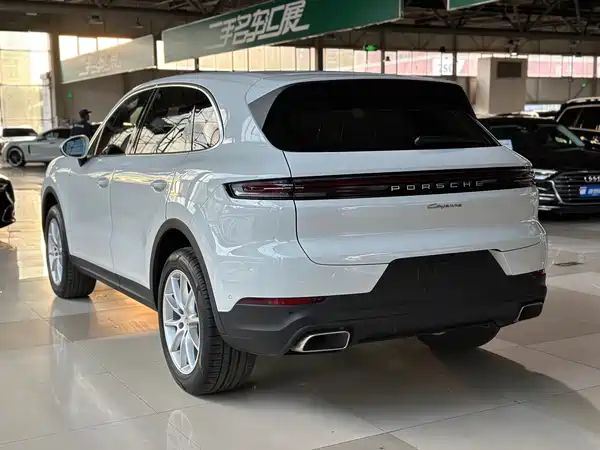 Porsche Cayenne 2025