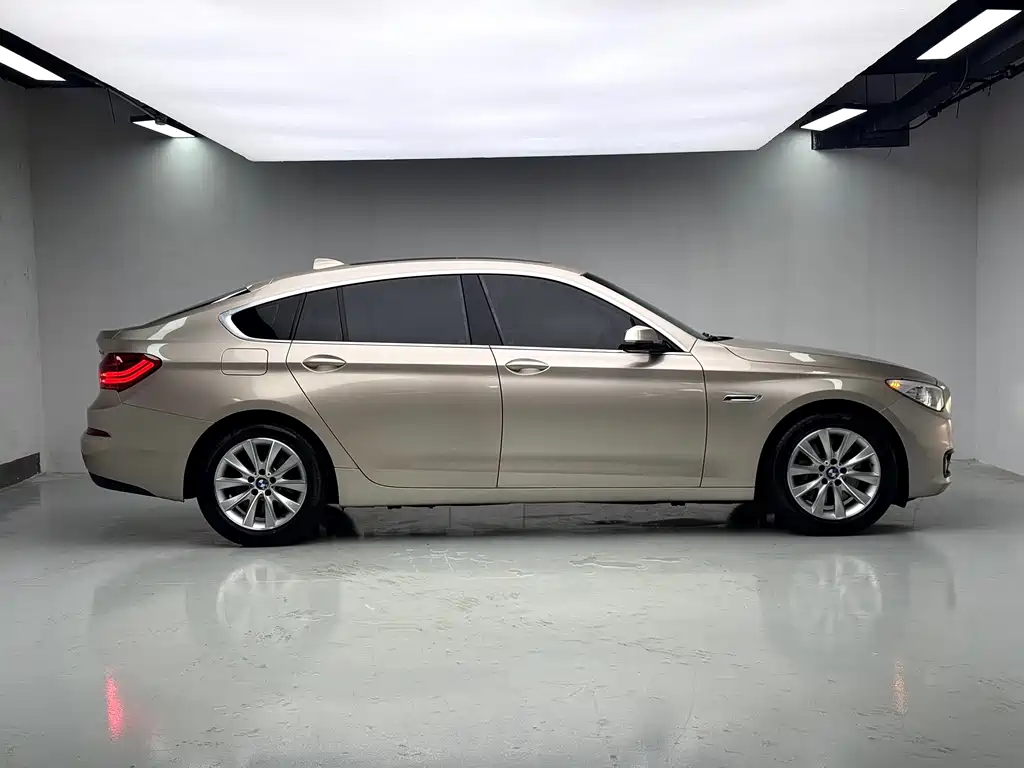 BMW 5 Series GT 2014 — фото 14