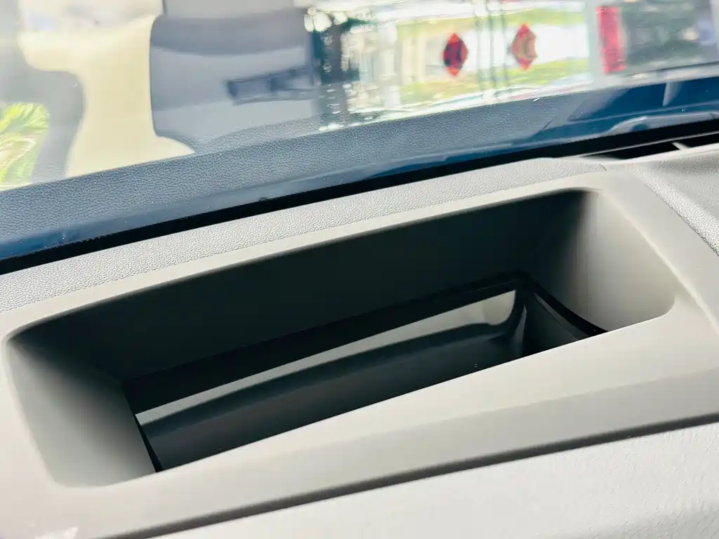BMW iX3 2025 — фото 17