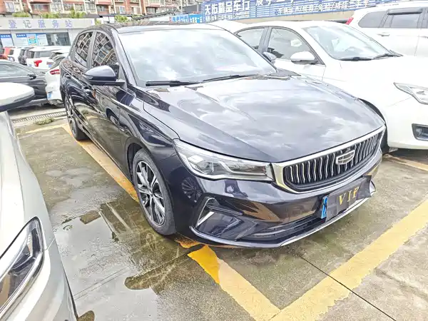 Geely Emgrand 2022
