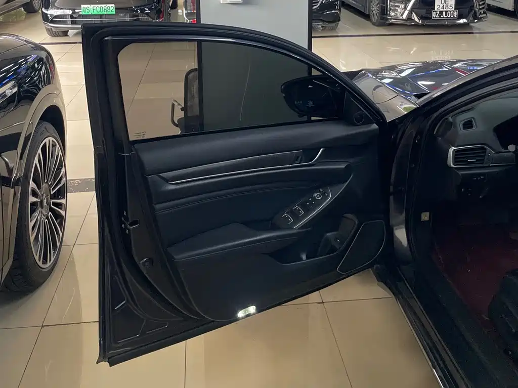 Honda Accord 2023 — фото 15
