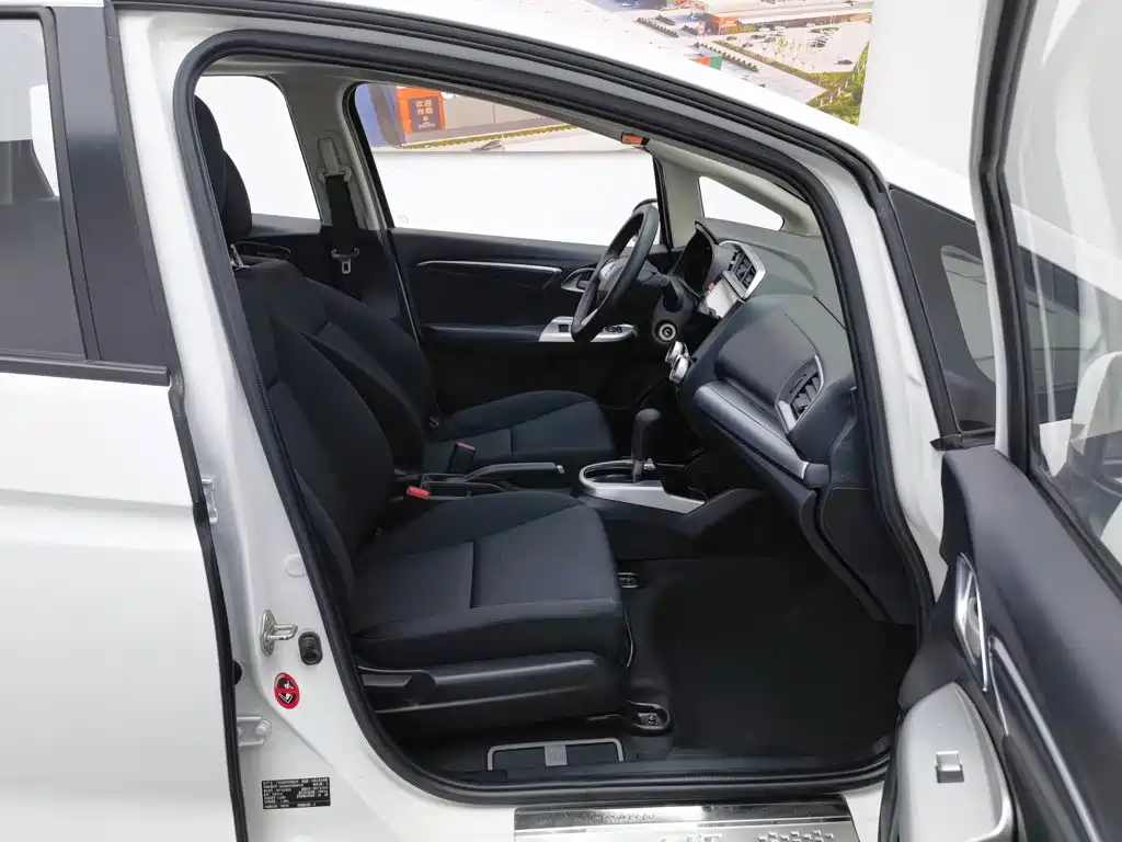 Honda Fit 2017 — фото 23