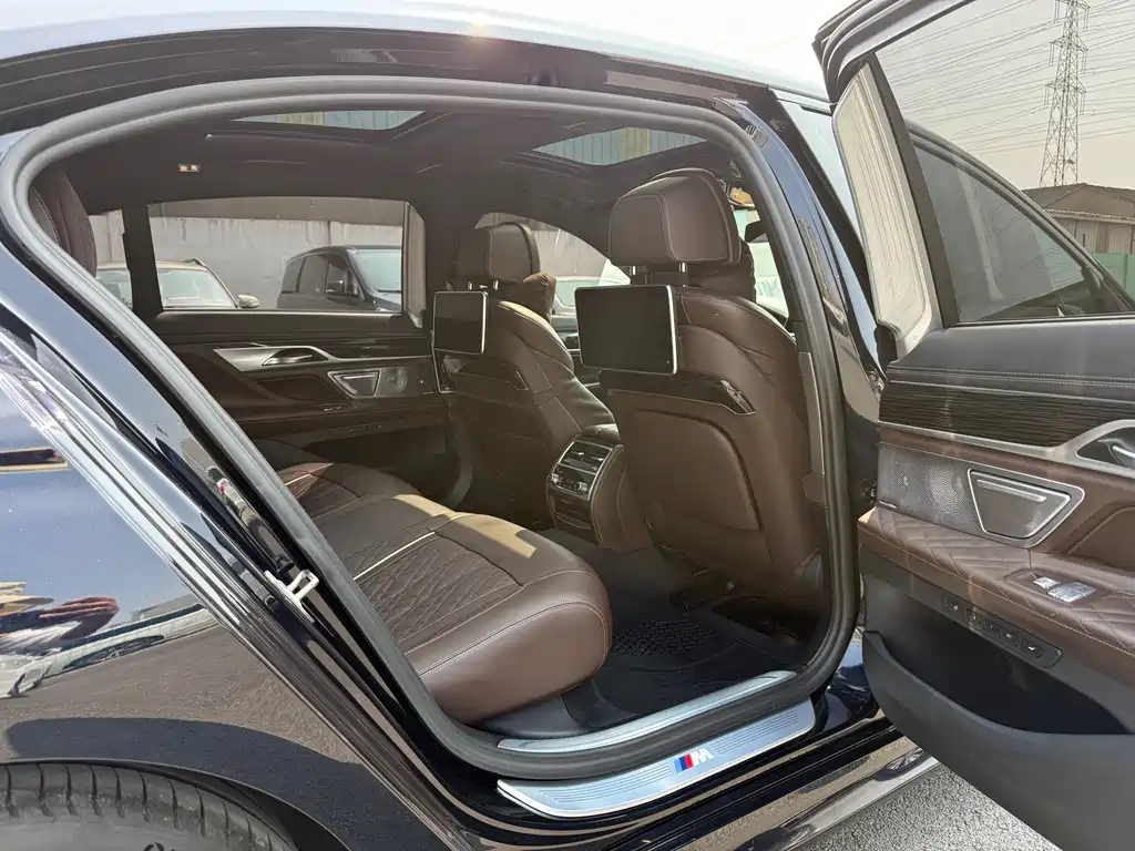 BMW 7 Series 2022 — фото 17