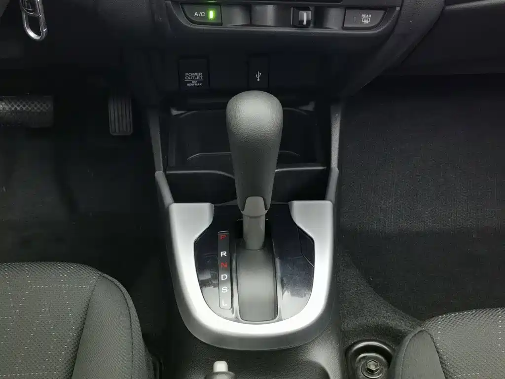 Honda Fit 2017 — фото 13