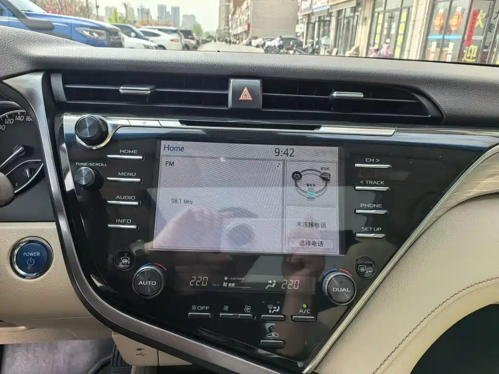 Toyota Camry 2019 — фото 14