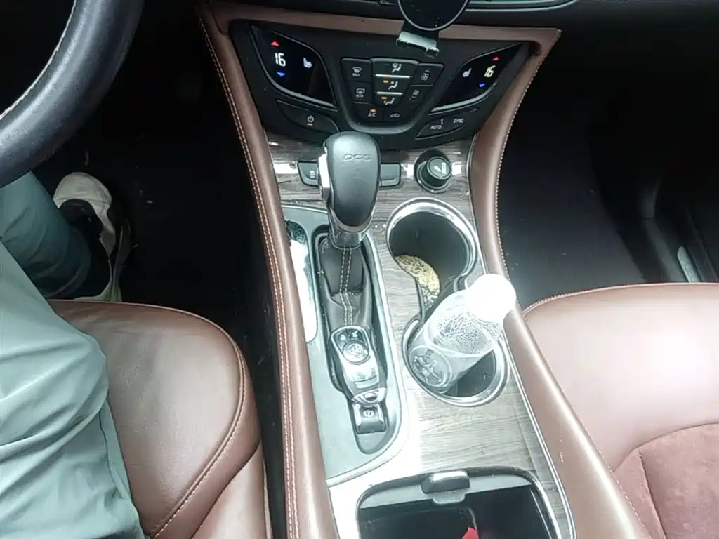 Buick Envision Plus 2017 — фото 14