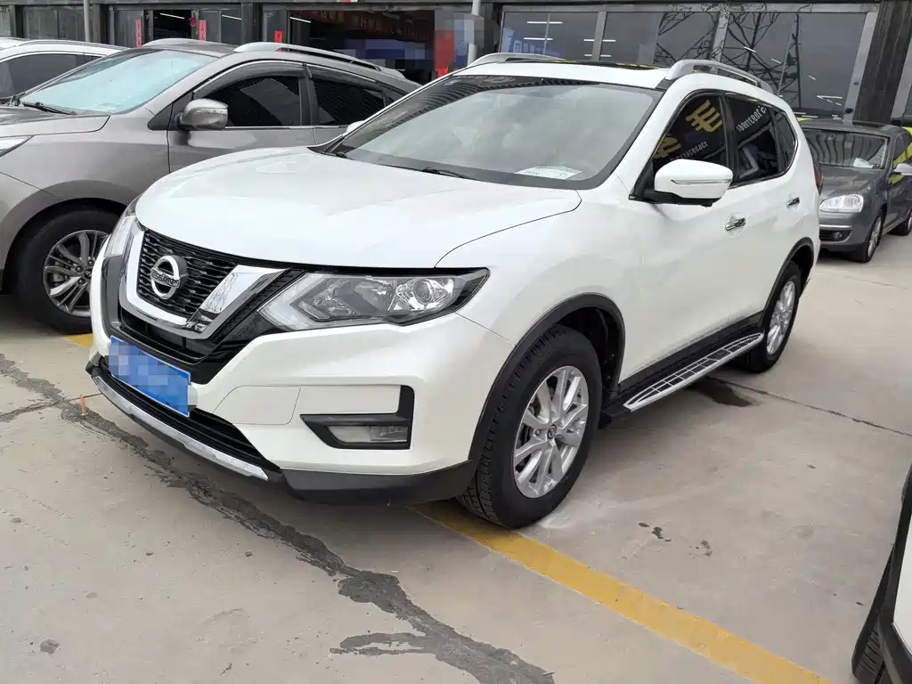 Nissan X-Trail 2017 — фото 1