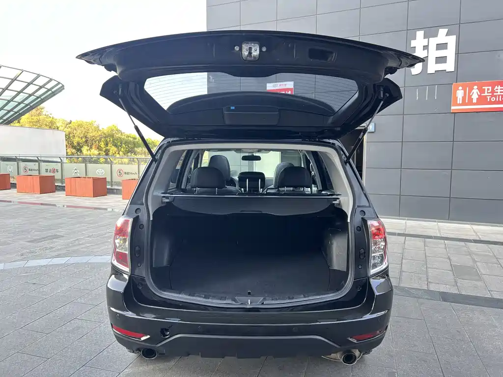 Subaru Forester 2010 — фото 10