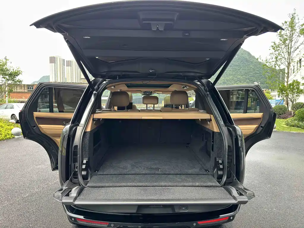 Land Rover Range Rover 2023 — фото 13