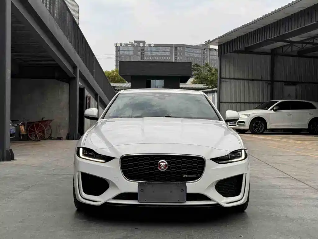 Jaguar XEL 2021 — фото 2