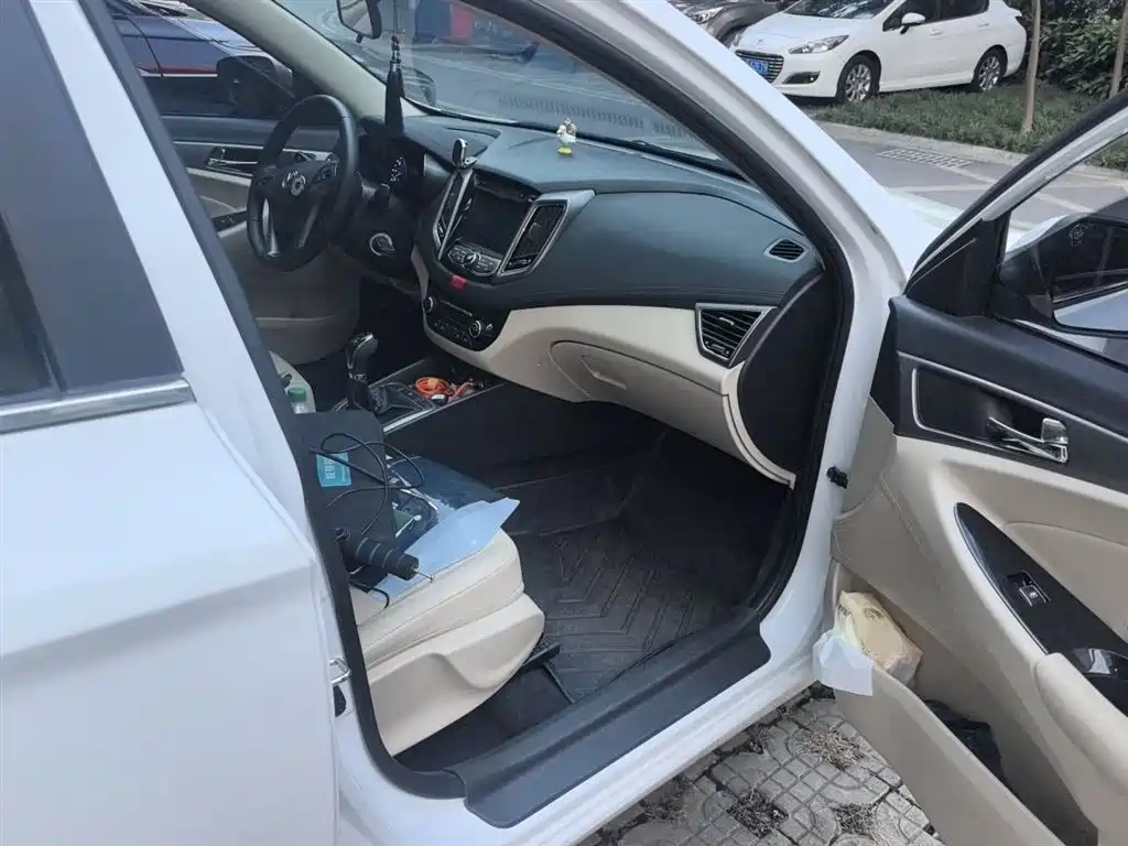 Changan Eado 2018 — фото 20