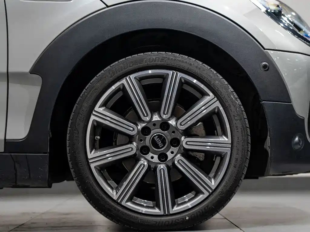 MINI Clubman 2023 — фото 12