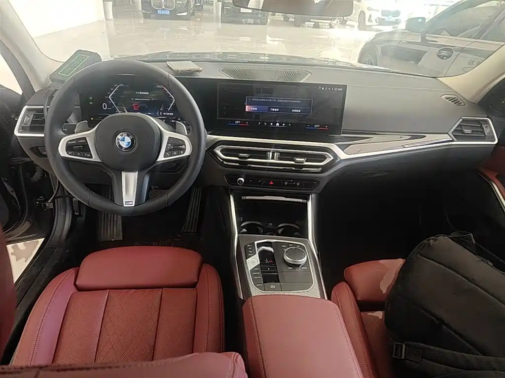BMW 3 Series 2025 — фото 10