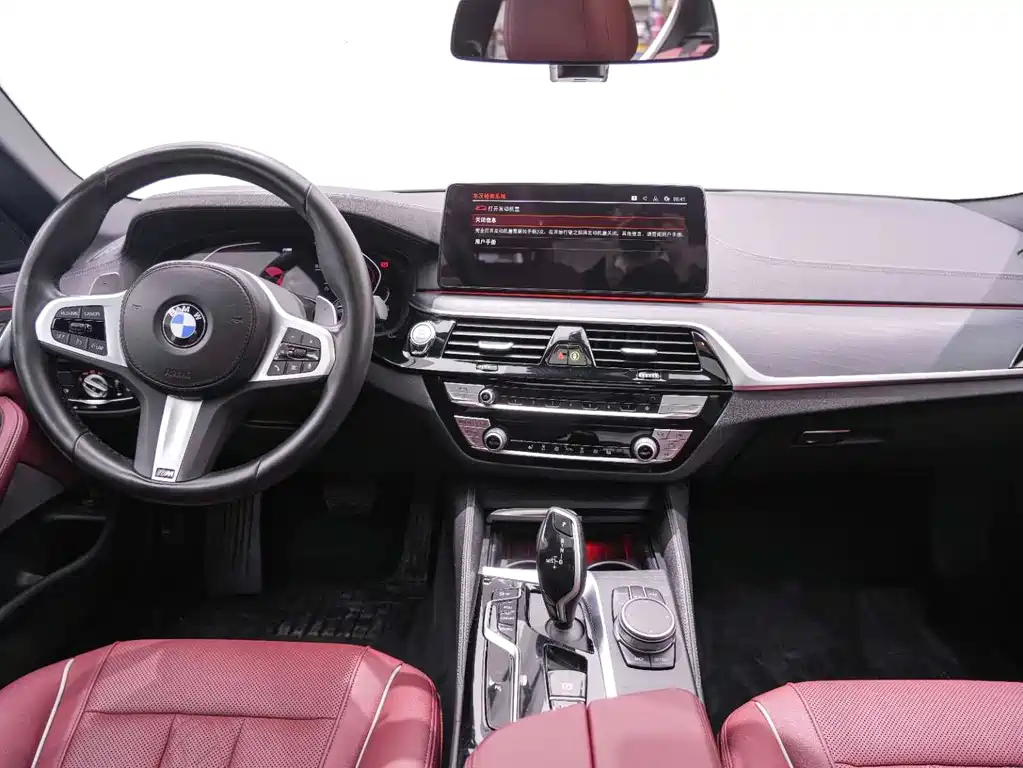BMW 5 Series 2022 — фото 12