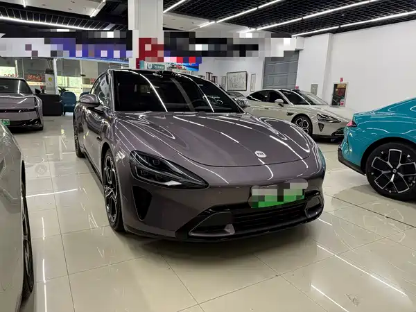 Xiaomi SU7 2024