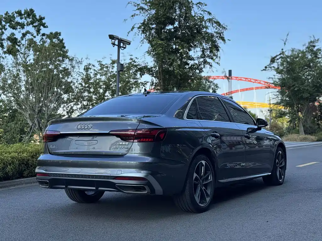 Audi A4L 2023 — фото 10