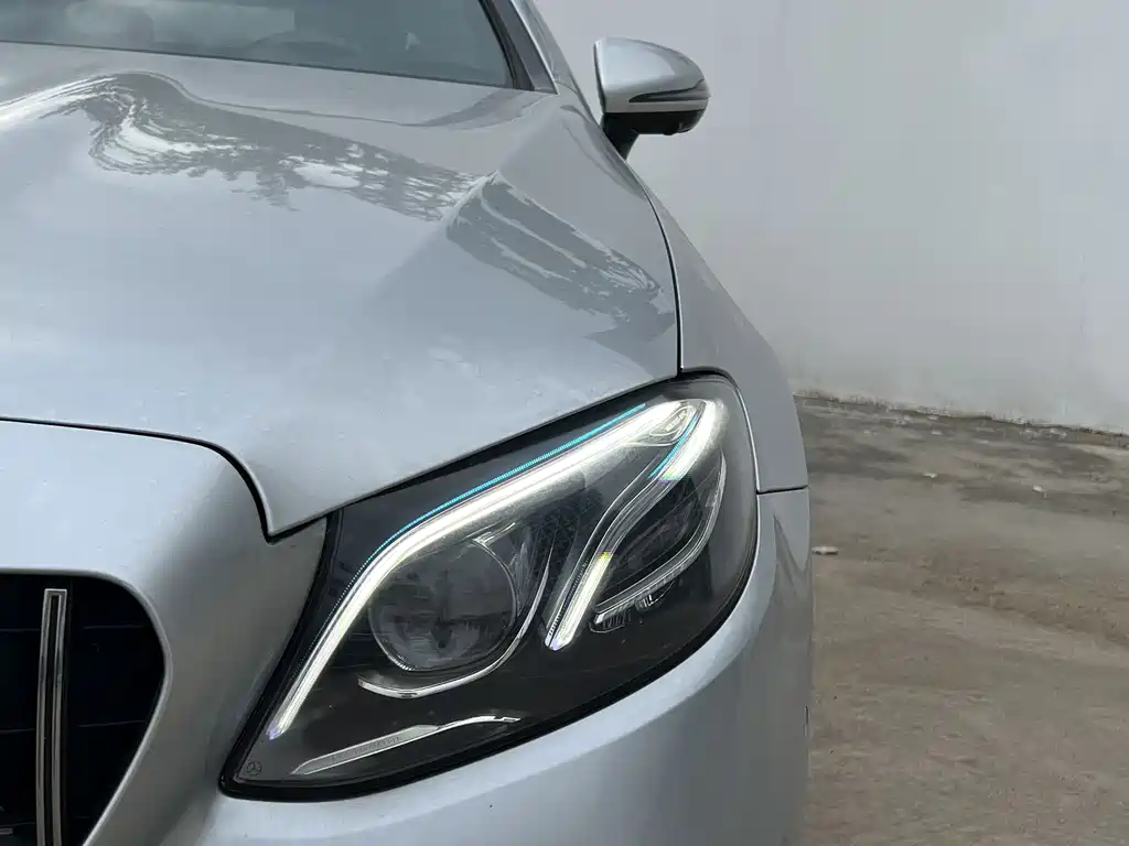 Mercedes-Benz E-Class 2017 — фото 12