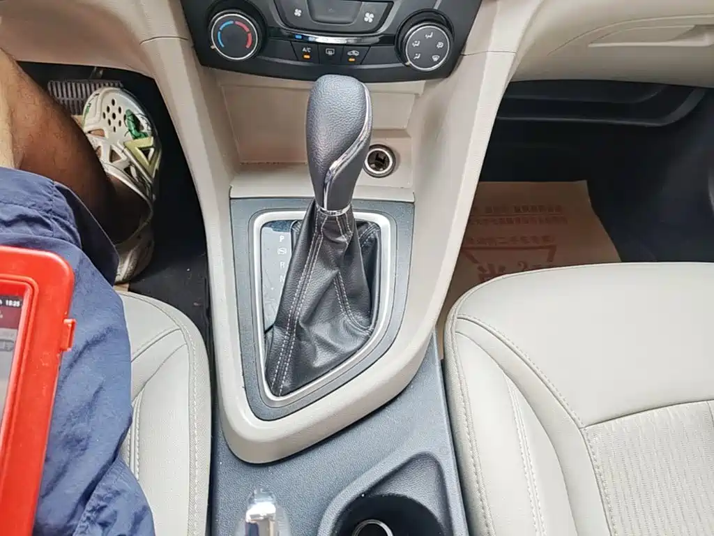 Buick Excelle 2016 — фото 14