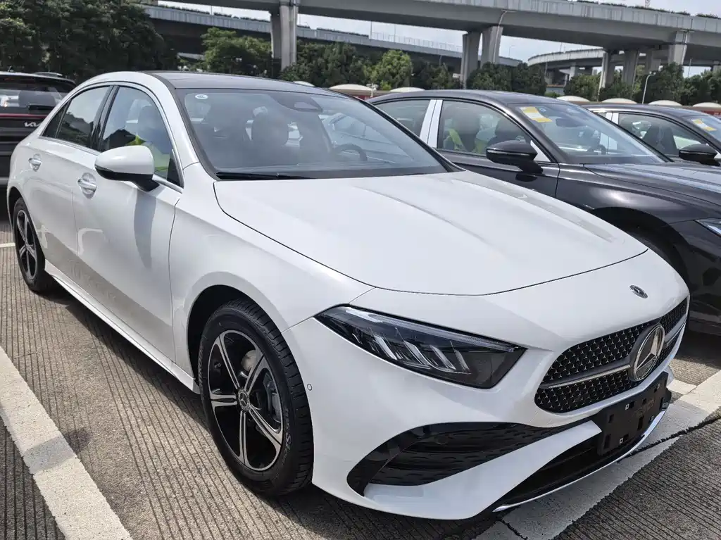 Mercedes-Benz A-Class 2025 — фото 3