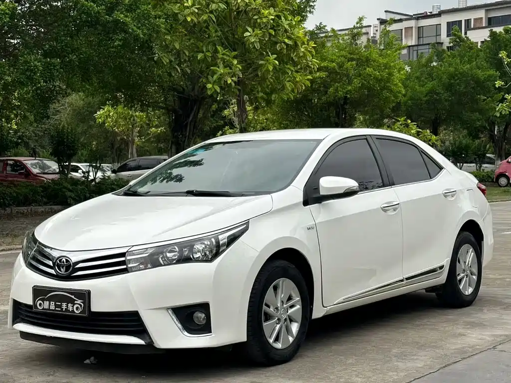 Toyota Corolla 2018 — фото 1