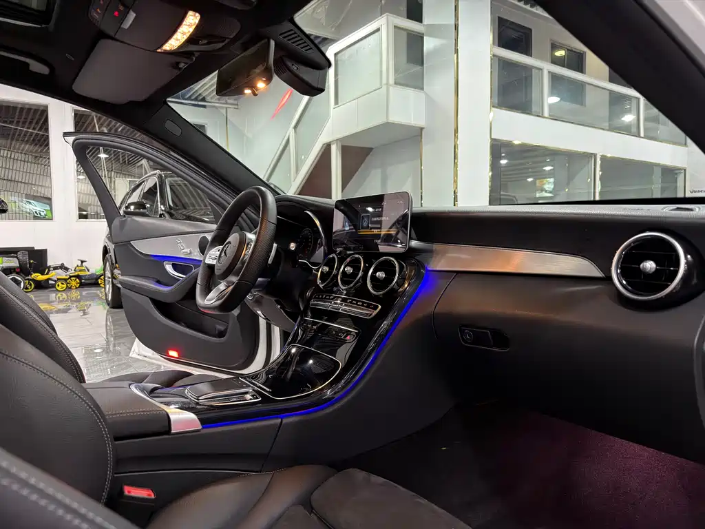 Mercedes-Benz C-Class 2020 — фото 10