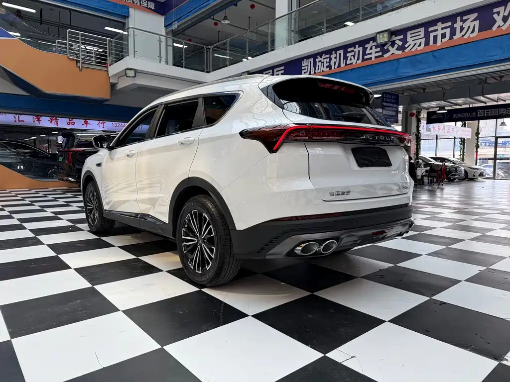 Jetour X70 PLUS 2022 — фото 17