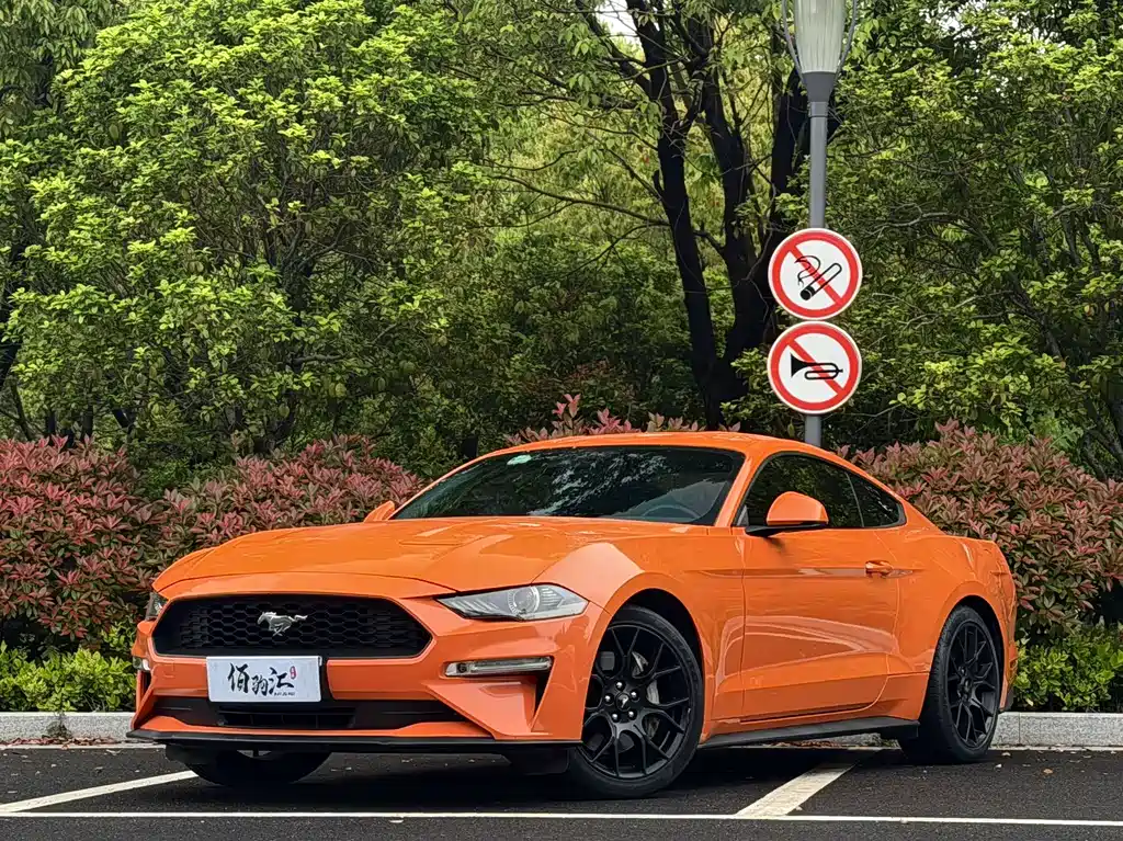 Ford Mustang 2020 — фото 1