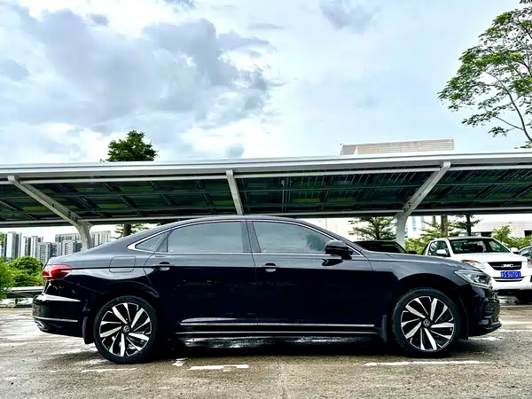 Volkswagen Passat 2023