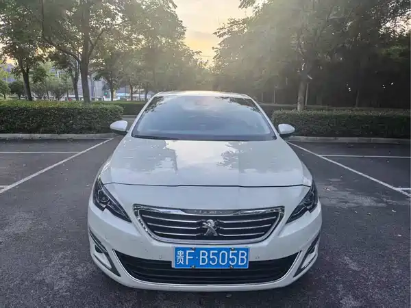 Peugeot 408 2016