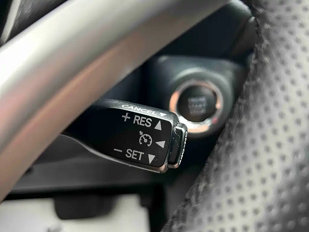 Toyota Yaris L 2022 — фото 13