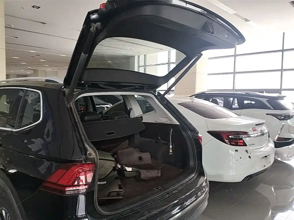 Volkswagen Tiguan L 2017 — фото 19