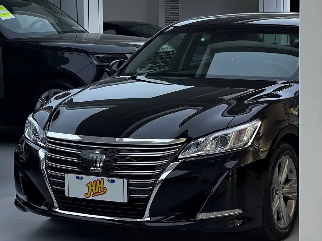 Toyota Crown 2016 — фото 34
